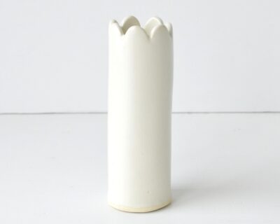 Simple Vase - Satin White - Scalloped